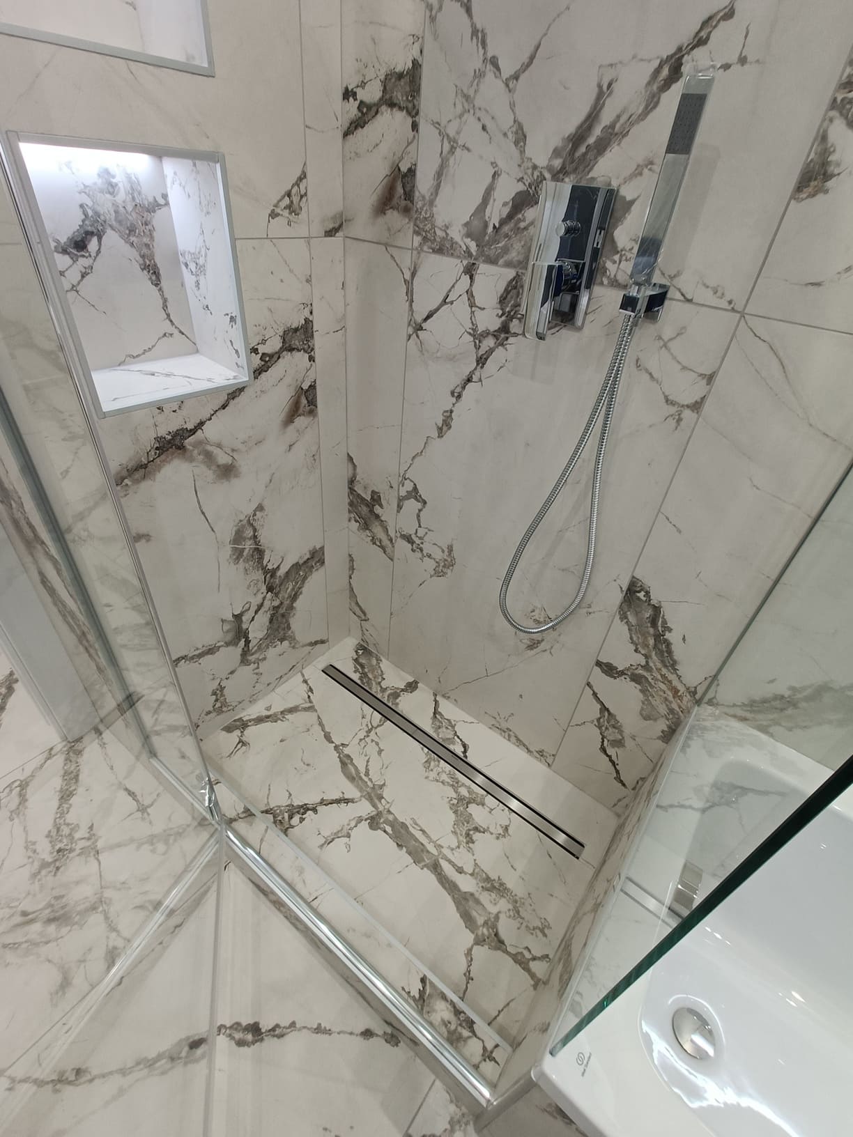 Rivestimento effetto marmo 60x120 invisible pearl