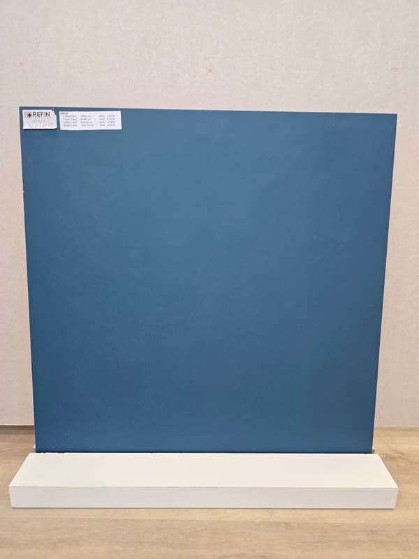 Piastrella per pavimento e rivestimento in gres 60x60 effetto resina Creos Blue Bay