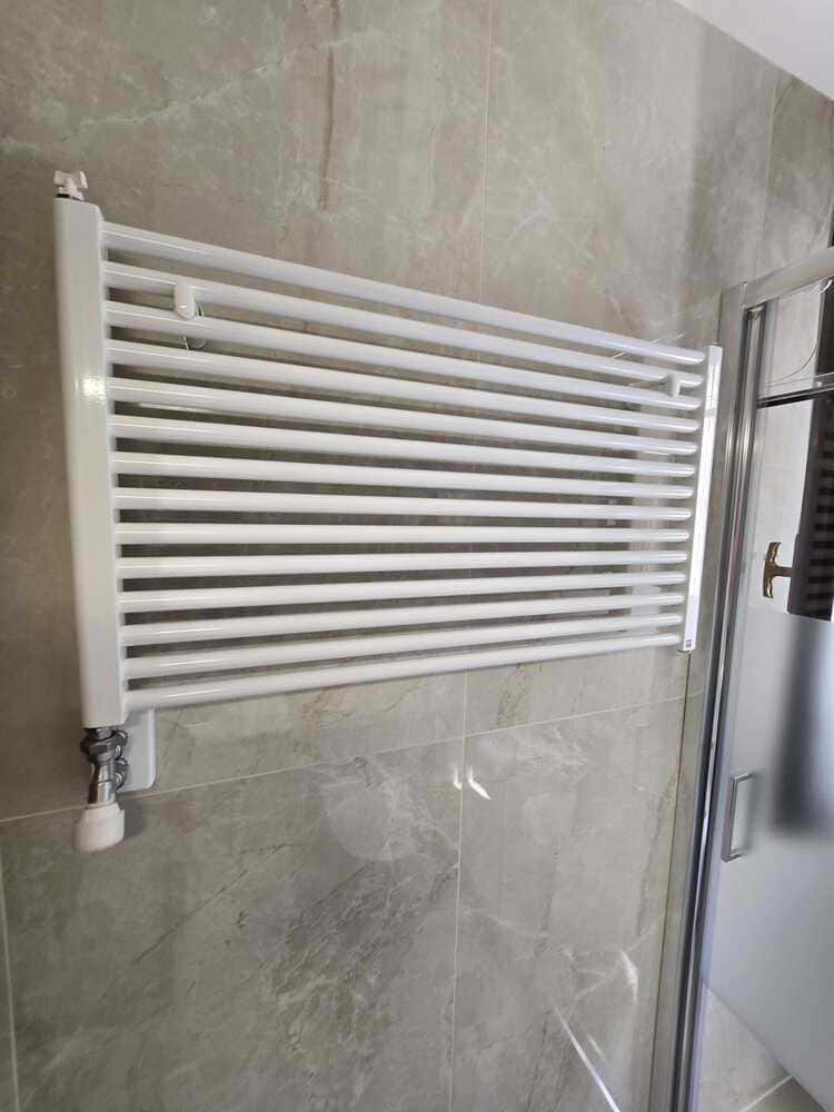 Termo arredo per bagno modello TV