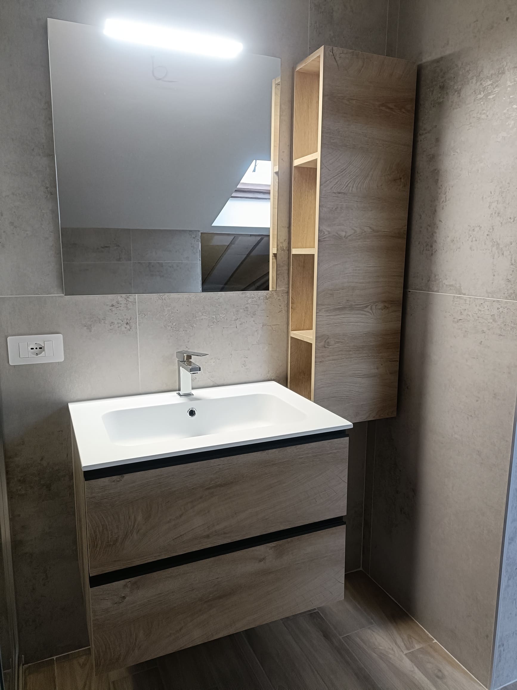Composizione mobile bagno sospesa quercia naturale