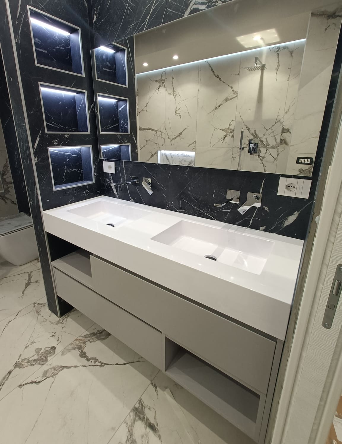 Composizione mobile bagno solidtech
