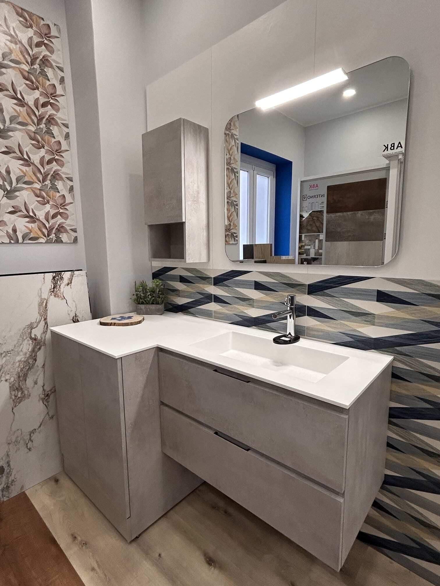 Composizione mobile bagno angolare porta lavatrice