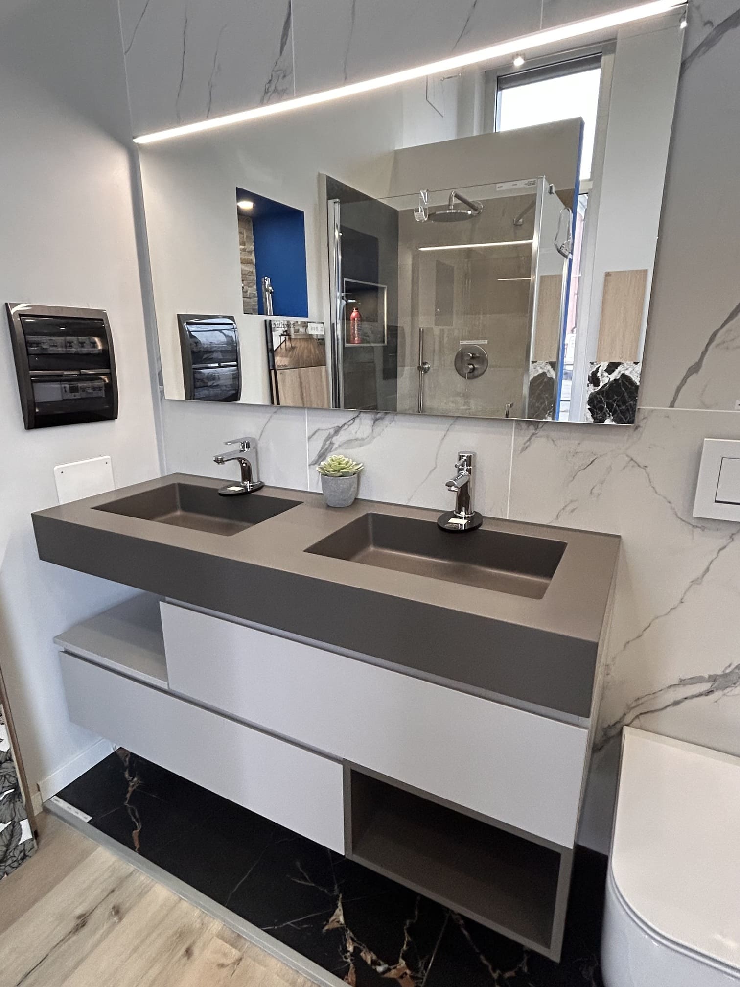 Composizione Mobile Bagno due lavabi integrati 140 cm