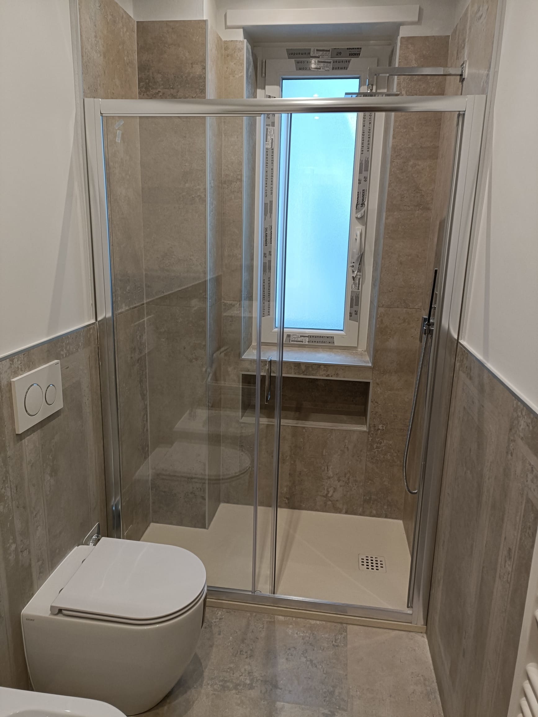 Porta doccia scorrevole un'anta 140 cm