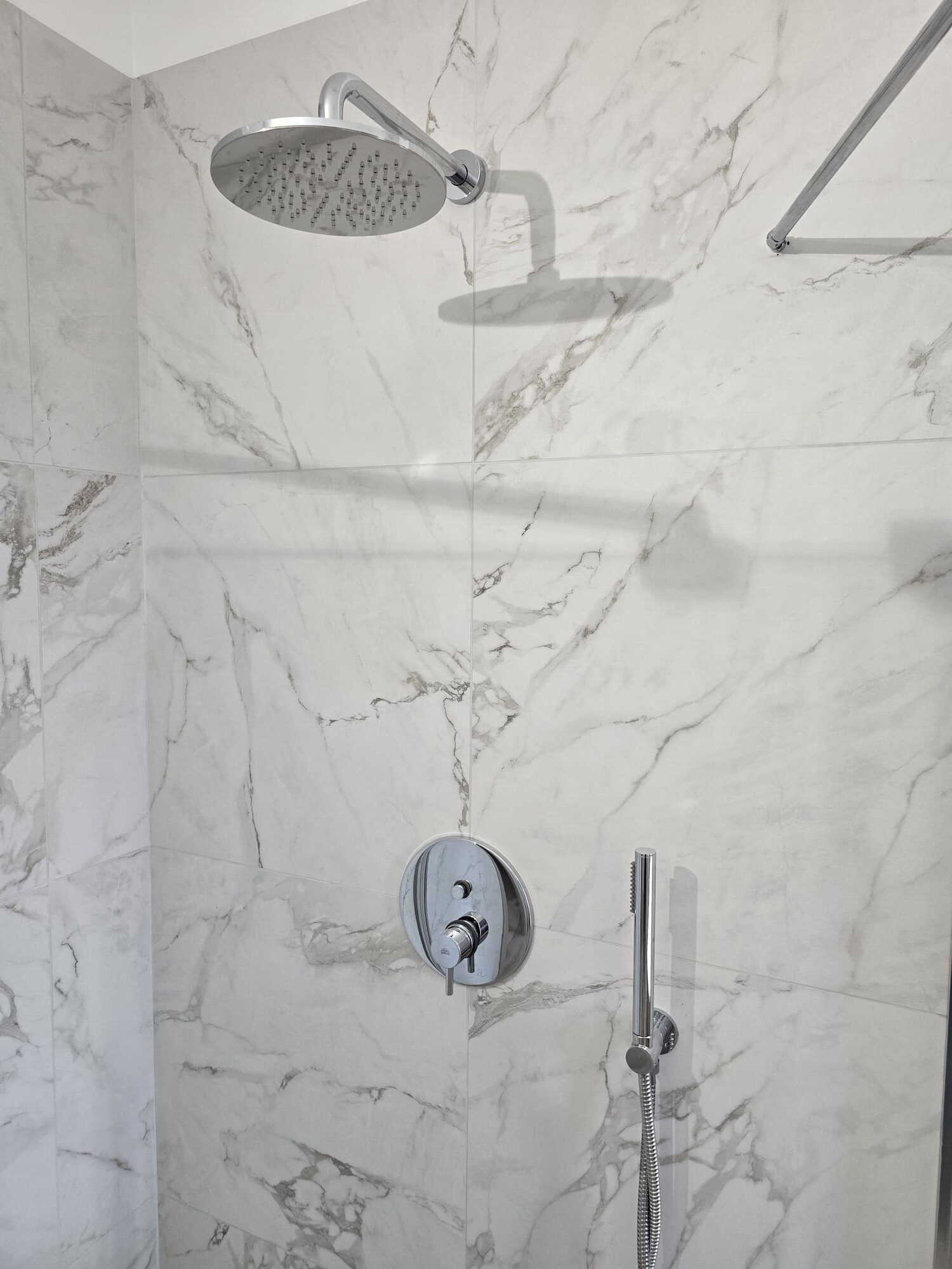 SOLUZIONE SET DOCCIA AD INCASSO LIGHT