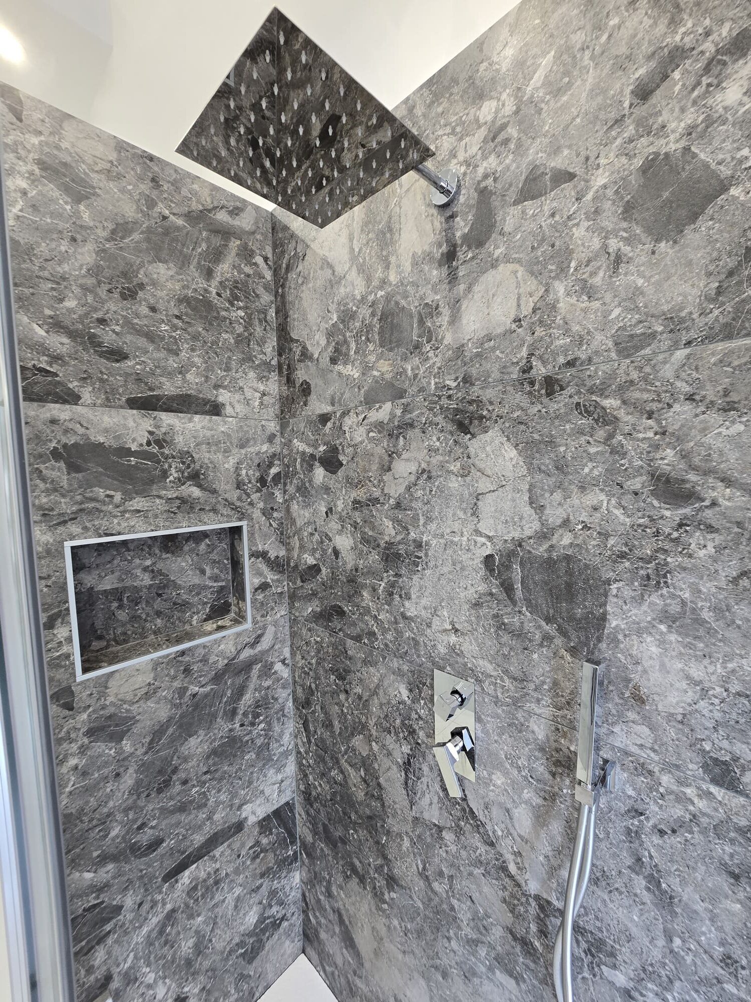 Rivestimento in gres 60x120 effetto pietra