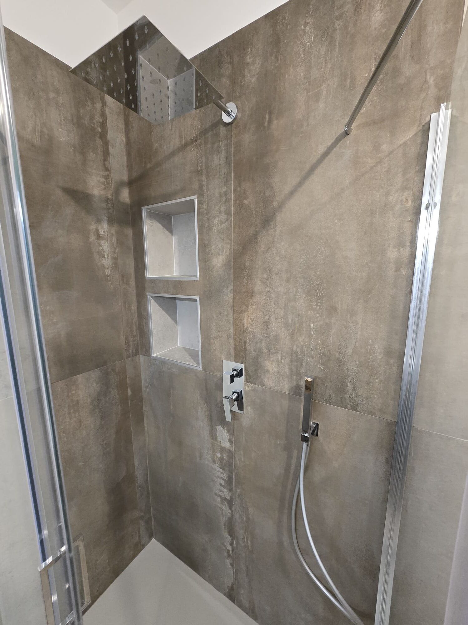Rivestimento in gres 60x120 effetto fango